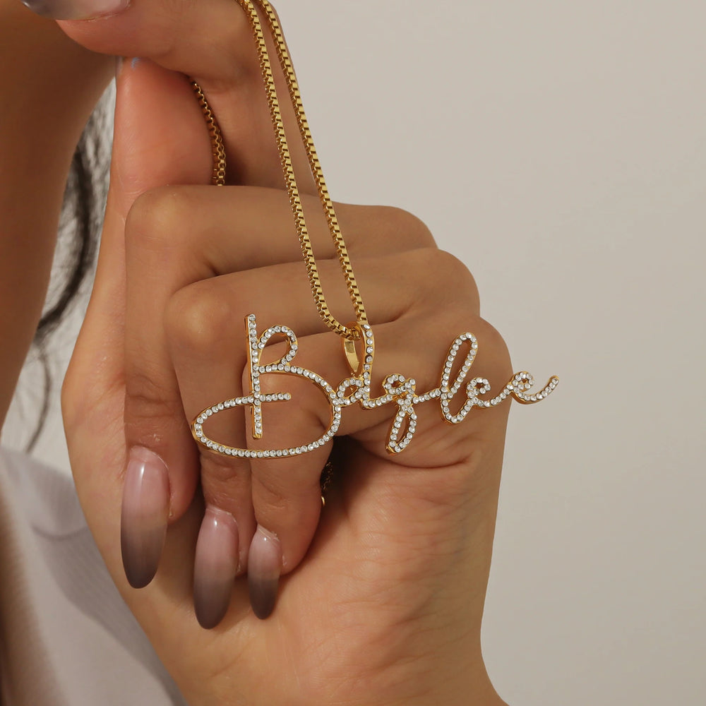 Qitian Custom Crystal Diamond Name Necklace 18k Gold-Plated Stainless Steel jewelry Personalized Zirconia Name Pendant For Women