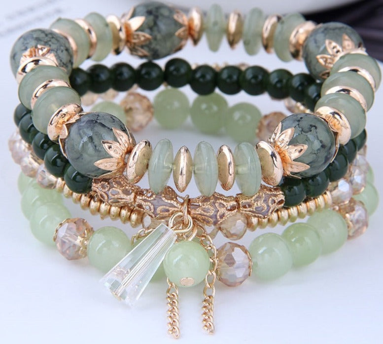 Experience the beauty of this 52g, 170mm, Bohemia-style crystal bracelet with its charming rope chain. Perfect for women, this fashion piece is sure to be a go-to accessory.