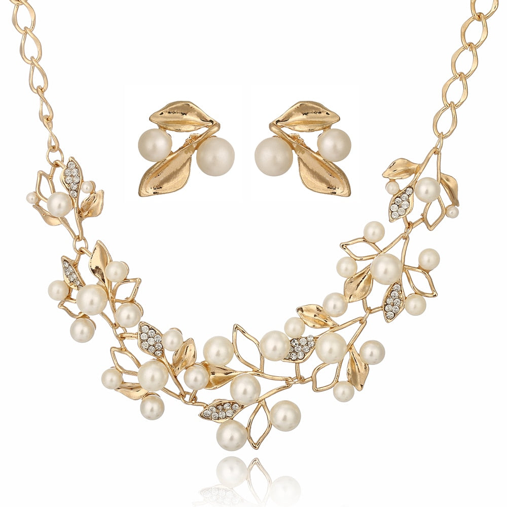 Classy Pearl Jewelry Set