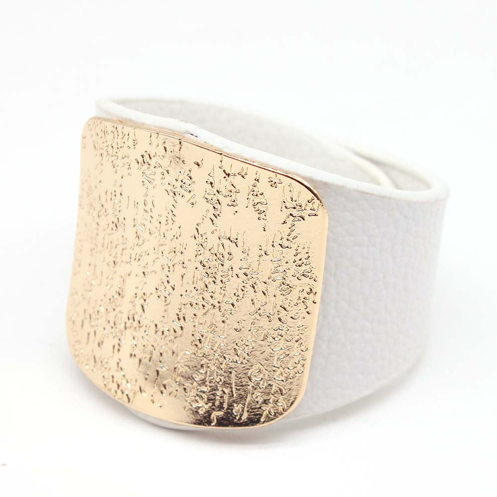 Equip yourself with this extraordinary Adjustable Leather Bracelet Women with a unique Geometric shape and the finest Tibetan silver, Copper Metal and PVC leather. Experience elegance and sophistication with this Fashionable Bangles piece!