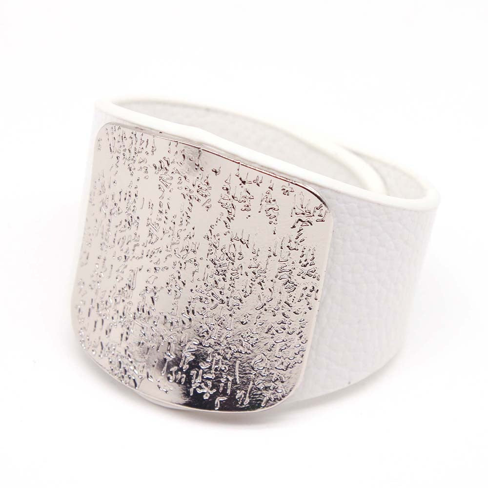 Equip yourself with this extraordinary Adjustable Leather Bracelet Women with a unique Geometric shape and the finest Tibetan silver, Copper Metal and PVC leather. Experience elegance and sophistication with this Fashionable Bangles piece!