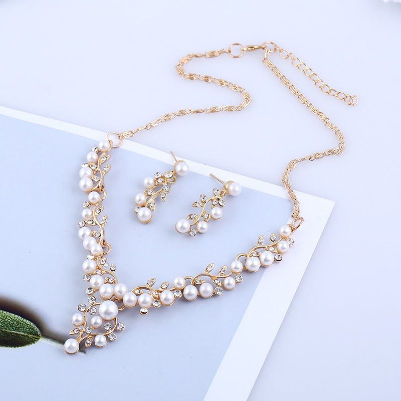 Classy Pearl Jewelry Set