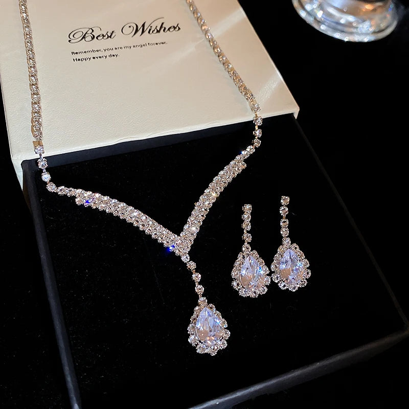 3 Pcs Bluey Square Rhinestone Water Drop Pendant Necklaces for Women Temperament Elegant Collarbone Chains Luxury Jewelry Sets