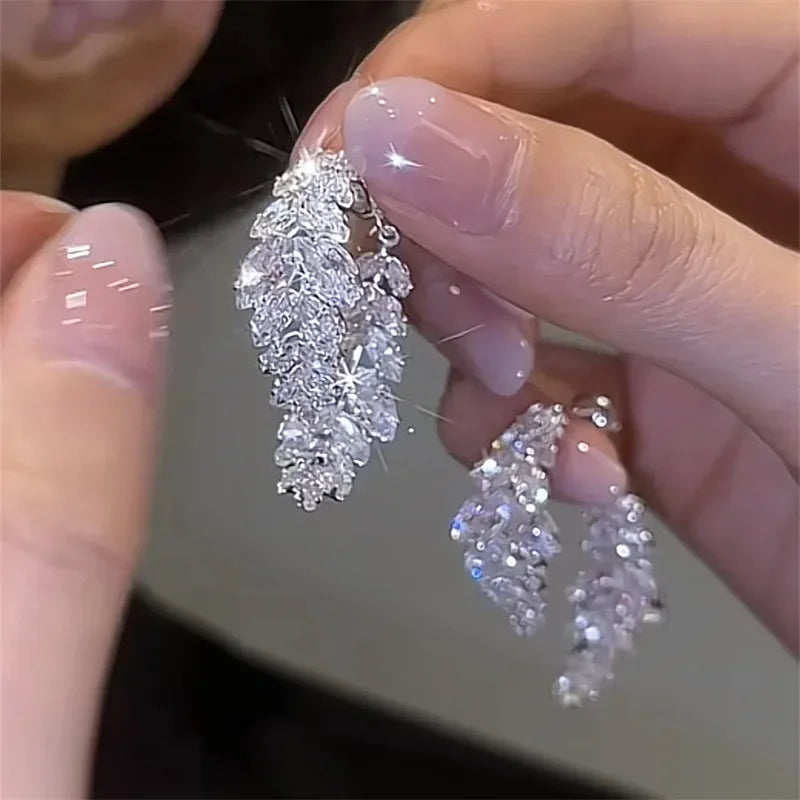 2023 New Fashion Trend Unique Design Elegant and Exquisite Zircon Leaf Earrings For Women Jewelry Wedding Party Premium Gift