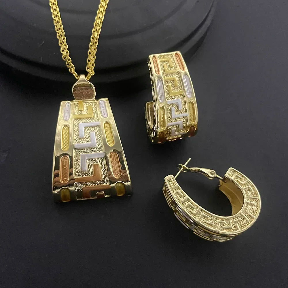 24K Gold-plated Two Piece Copper Jewelry Set India Dubai Jewelry Gold Warped Geometry Necklace Earrings