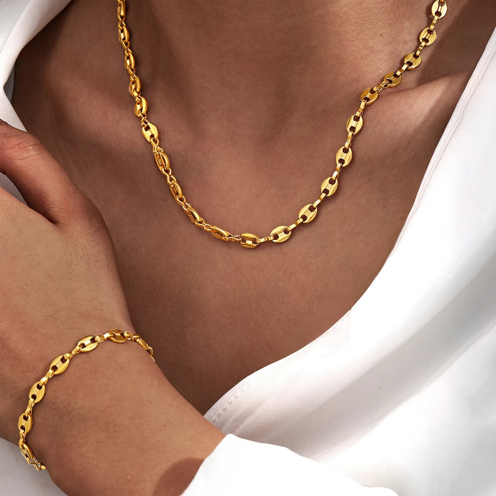 Stainless Steel Jewelry Set Necklaces Bracelet with Cute Pig Nose Hollow Carving High-end textured jewelry set For Women Jewelry