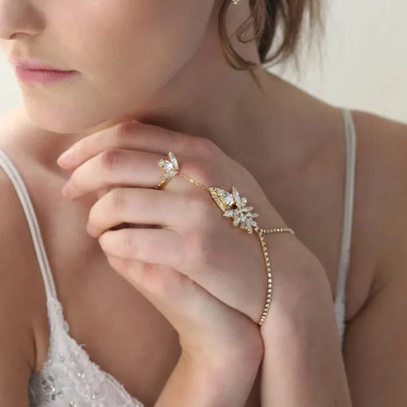 Bridal Crystal Ring Bracelet Chain Wedding Jewelry for Women Fashion Rhinestone Finger Bracelet Wrist Chain Party