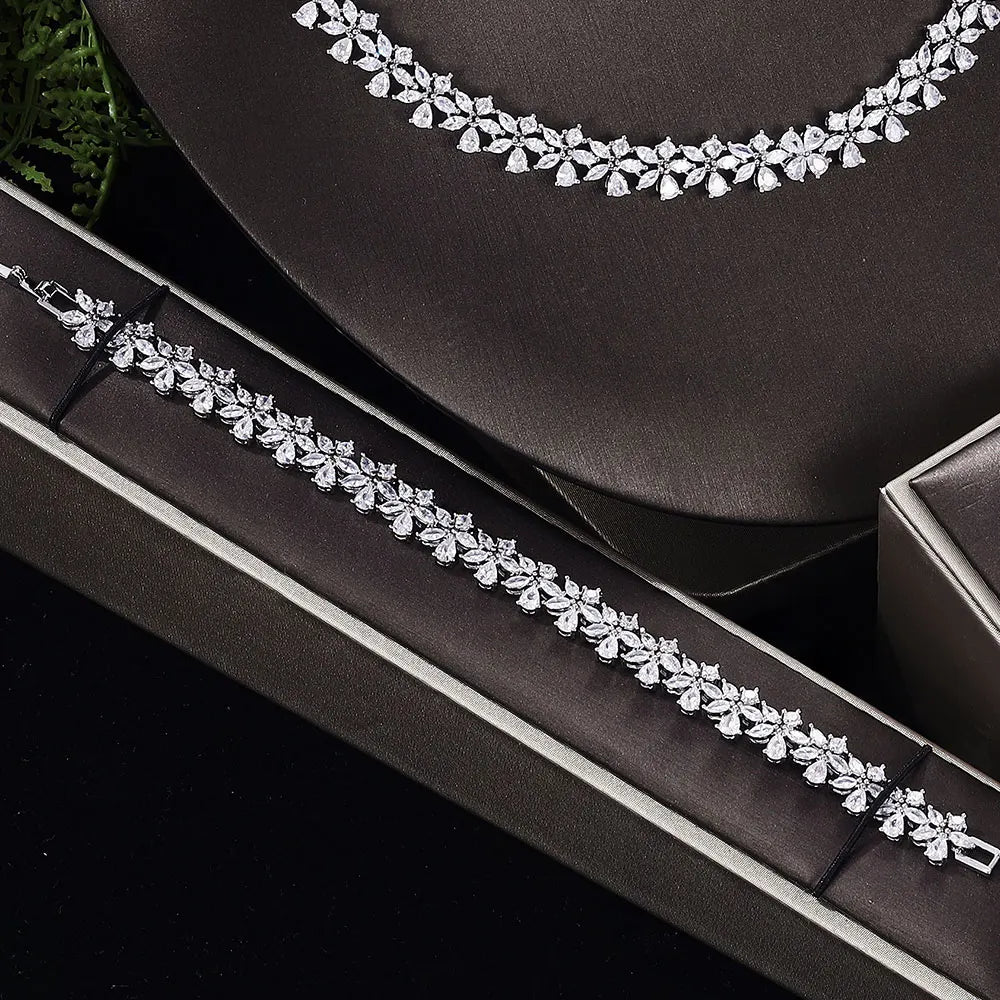 2025 new four-piece cubic zirconia bridal jewelry set women's party, luxury Dubai crystal wedding hot sale in Central Asia