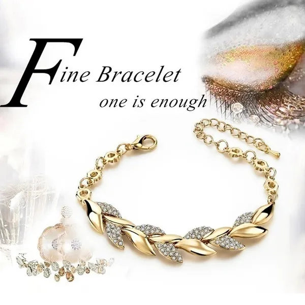 The elegance of our exquisite Braided Leaf Bracelet Charm, a symbol of luxury and love. This stunning piece is adorned with sparkling crystals, making it the perfect accessory for weddings, anniversaries, and Valentine's Day. Surprise your loved one with this aesthetic jewelry and make their day truly special.
