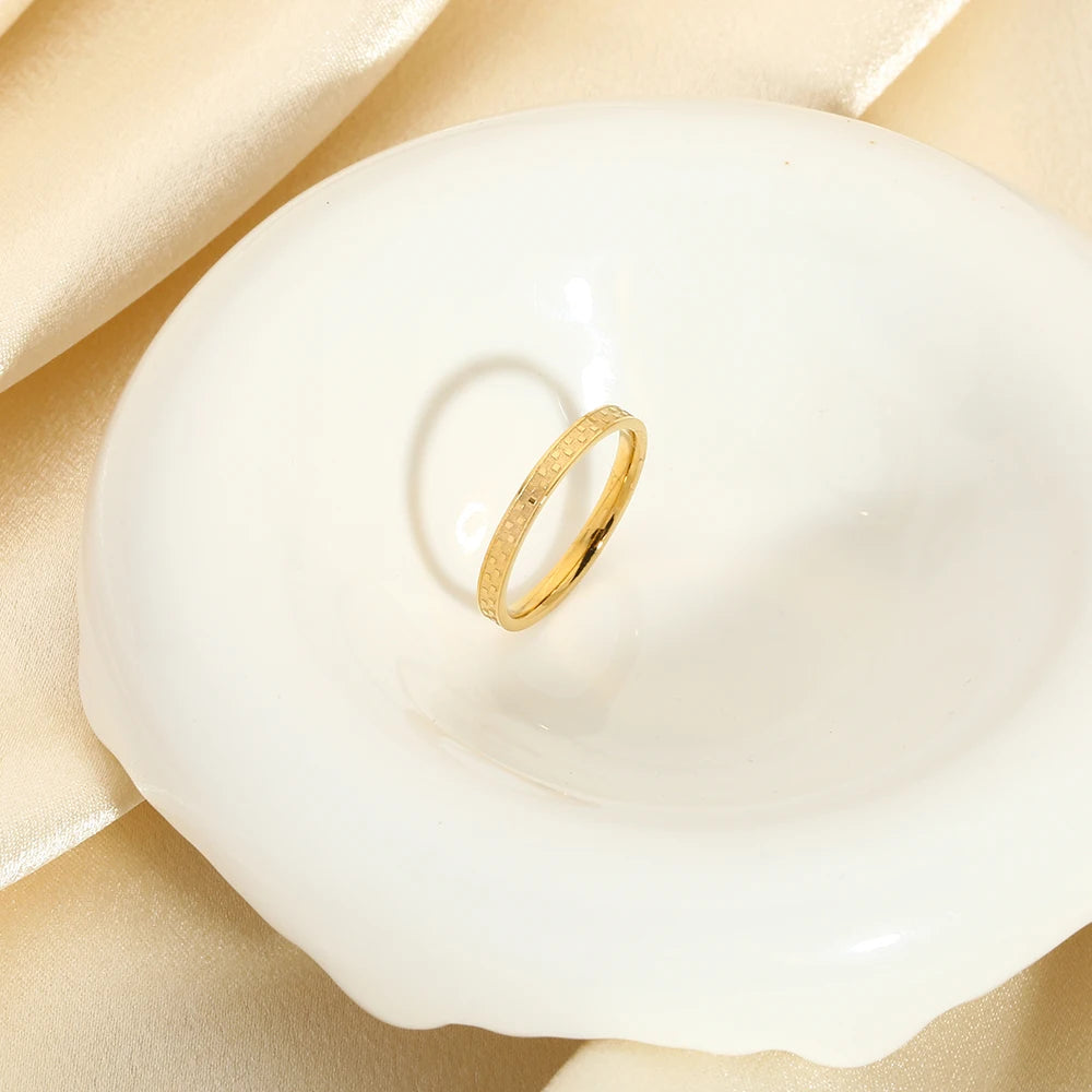 Tarnish Free Jewelry Stainless Steel 18K Gold Plated Grid Bold Stacker Rings For Women Grils Metal Lattice Band Ring 2022