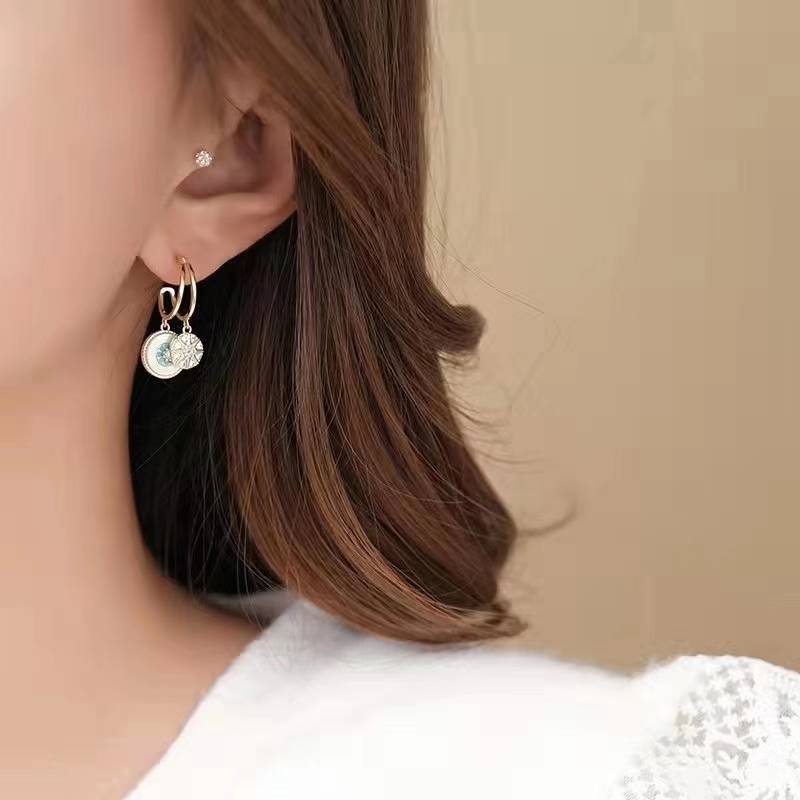 Gold Geometric Round Earrings