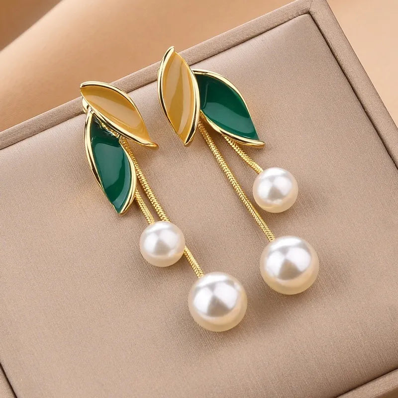 2024 New Fashion Trend Unique Design Elegant Delicate Light Luxury Pearl Leaf Tassel Earrings Women Jewelry Party Premium Gifts