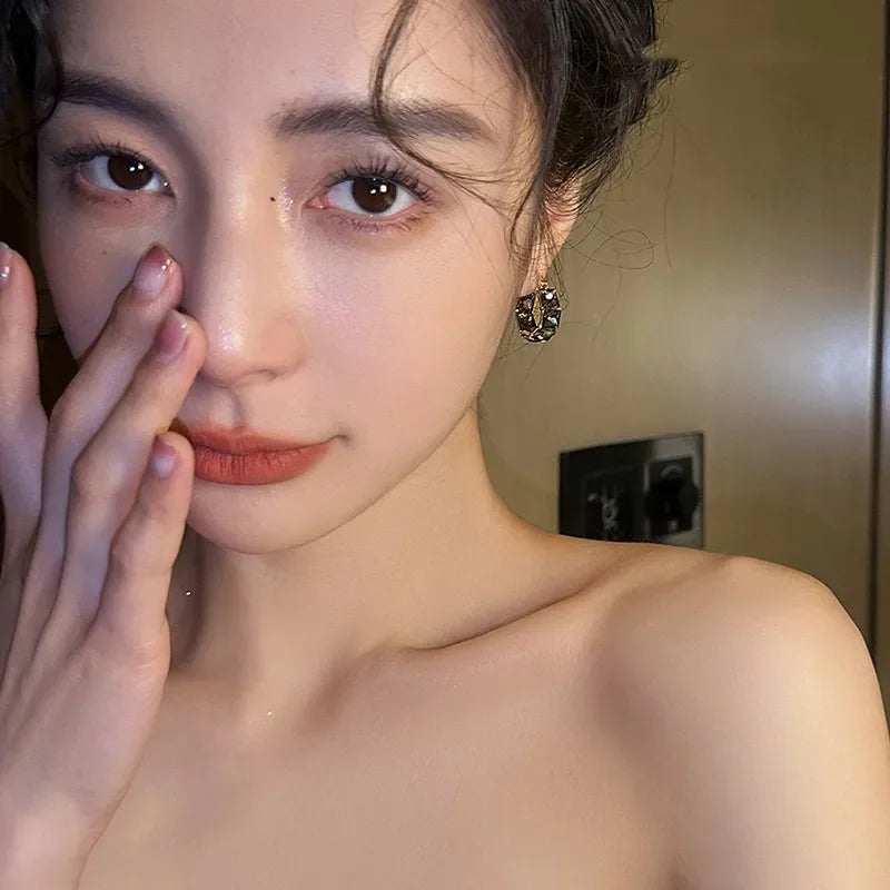 2023  Gold Plated Korean New Design Fashion Jewelry Square Grey Crystal Earrings Elegant Women's Daily Work Accessories