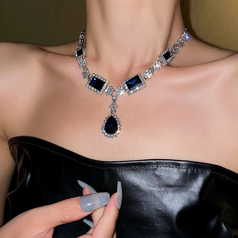 3 Pcs Bluey Square Rhinestone Water Drop Pendant Necklaces for Women Temperament Elegant Collarbone Chains Luxury Jewelry Sets