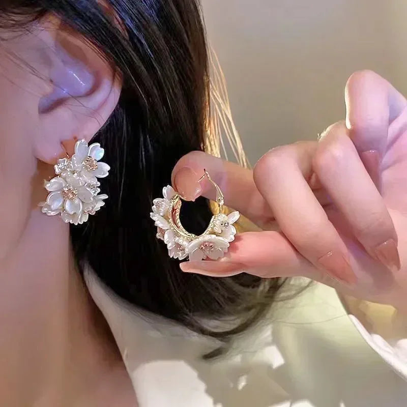 The latest fashion trend of these stunning Zircon Leaf Earrings, featuring a unique and elegant design. Perfect for weddings, parties, or as a premium gift for women who appreciate exquisite jewelry.