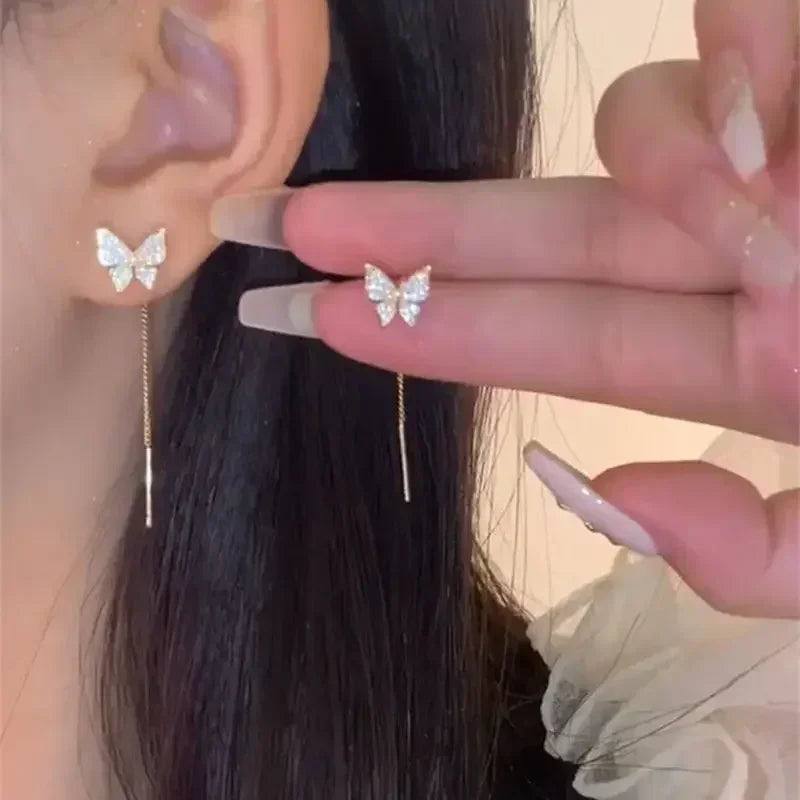 The latest fashion trend of these stunning Zircon Leaf Earrings, featuring a unique and elegant design. Perfect for weddings, parties, or as a premium gift for women who appreciate exquisite jewelry.
