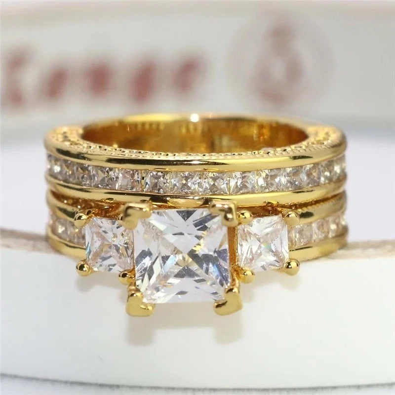 2025 Luxury Zircon Crystal Couple Rings for Lover's Valentine's Day Gift Fashion Gold Color Engagement Wedding Band