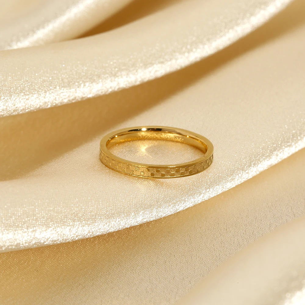 Tarnish Free Jewelry Stainless Steel 18K Gold Plated Grid Bold Stacker Rings For Women Grils Metal Lattice Band Ring 2022