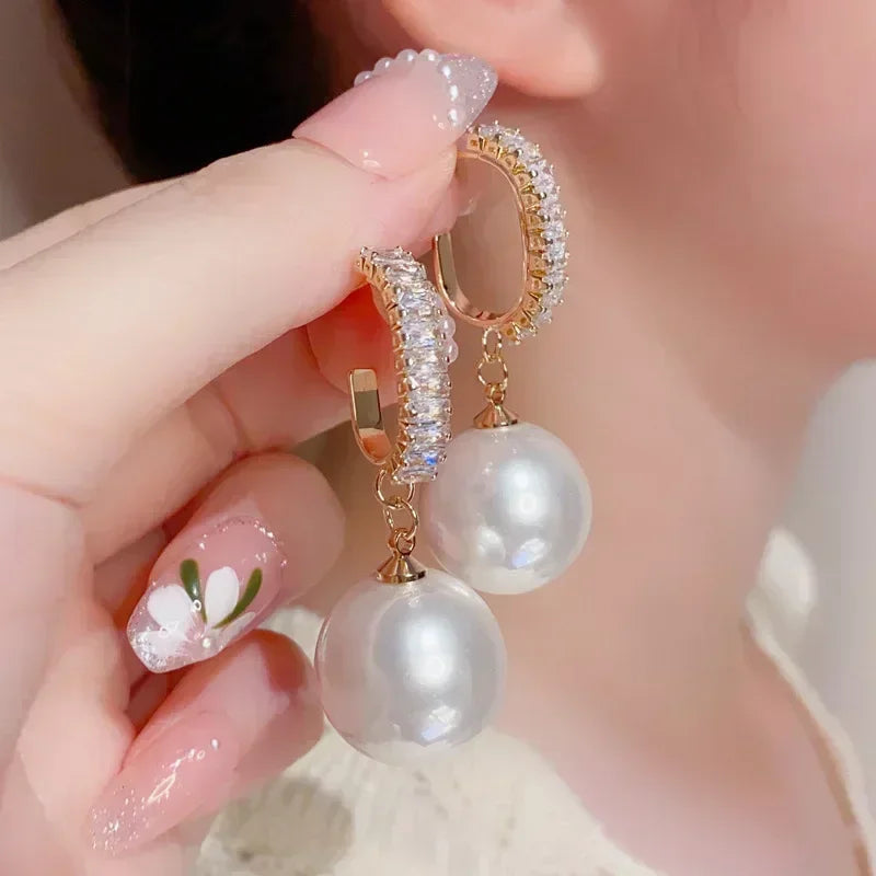 The latest fashion trend of these stunning Zircon Leaf Earrings, featuring a unique and elegant design. Perfect for weddings, parties, or as a premium gift for women who appreciate exquisite jewelry.