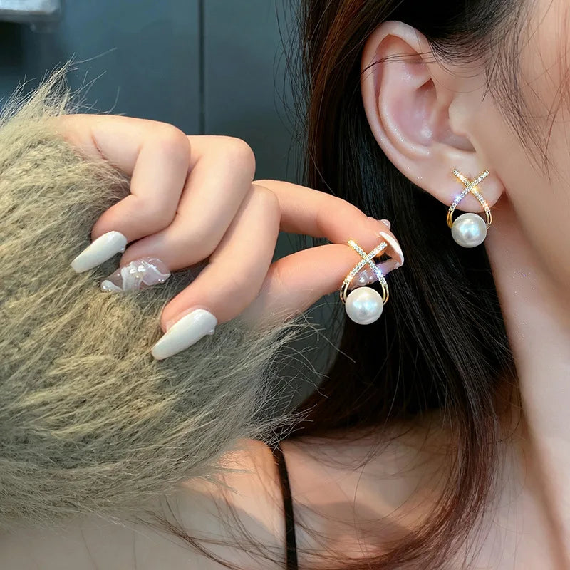2025 New Inlaid Rhinestone Pearl Stud Earrings Women Personality Fashion Unique Design Earrings Wedding Jewelry Birthday Gift