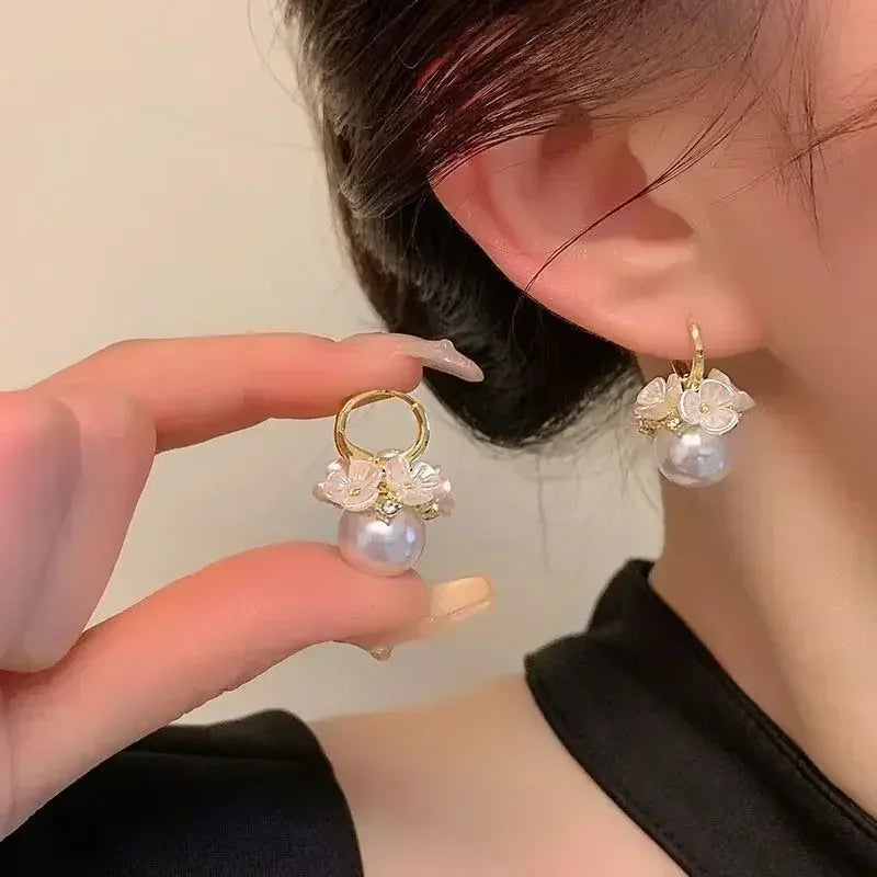 The latest fashion trend of these stunning Zircon Leaf Earrings, featuring a unique and elegant design. Perfect for weddings, parties, or as a premium gift for women who appreciate exquisite jewelry.
