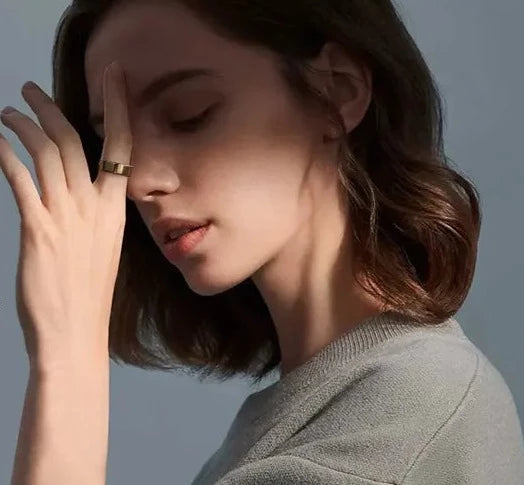 The smart ring, also known as an intelligent ring, is a fitness tracker that monitors your heart rate, blood oxygen levels, and sleep patterns. It is a wearable device that provides valuable health insights in the form of a ring.