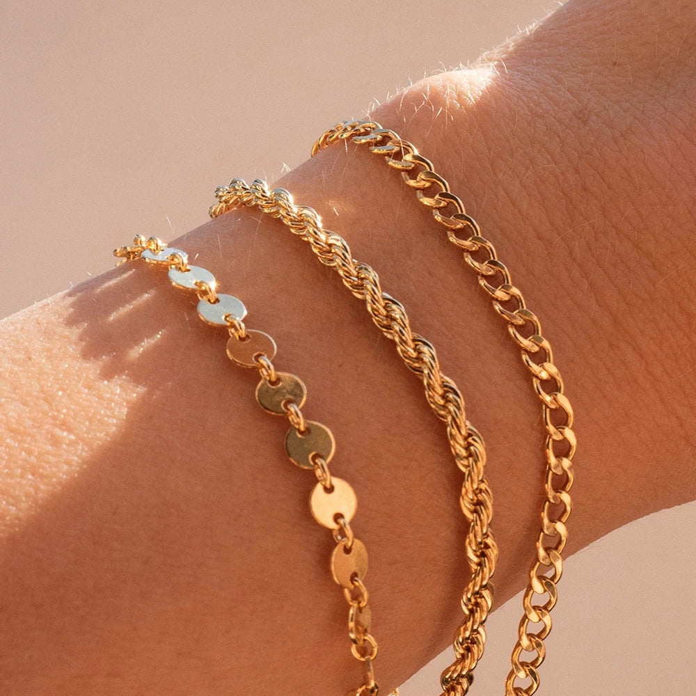  Discover timeless snake chain bracelets designed for women, featuring a trendy gold-plated stainless steel Cuban chain bracelet. Perfect for gifting to stylish women who appreciate quality jewelry.